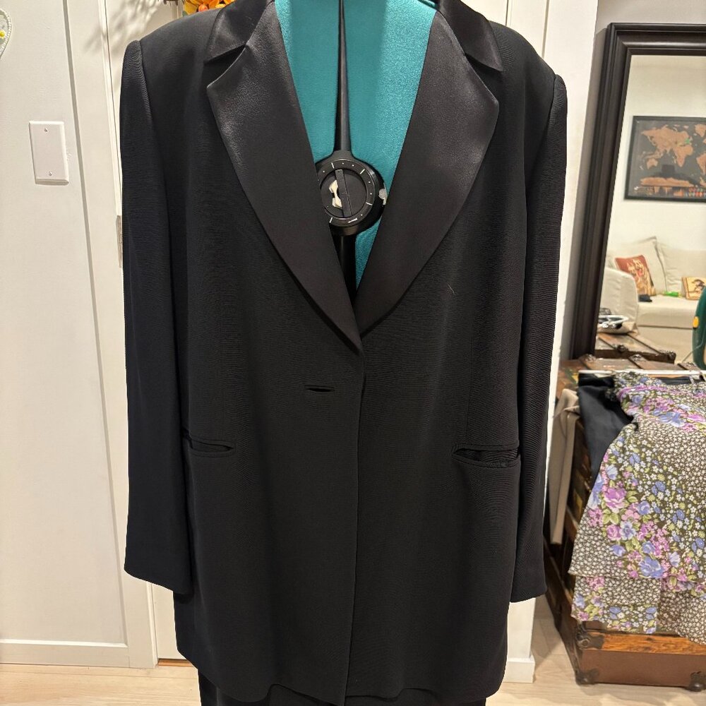 Elegant pure silk black tailleur size 50 (L)
